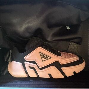 Prada Rosa Sneakers